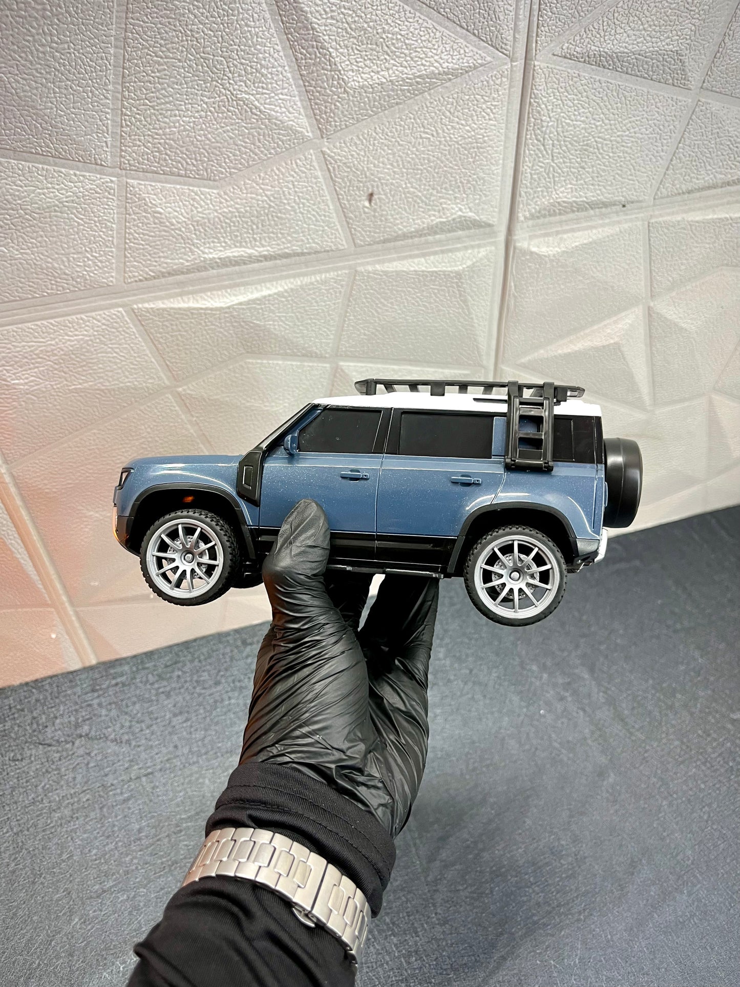 Defender - RC Car